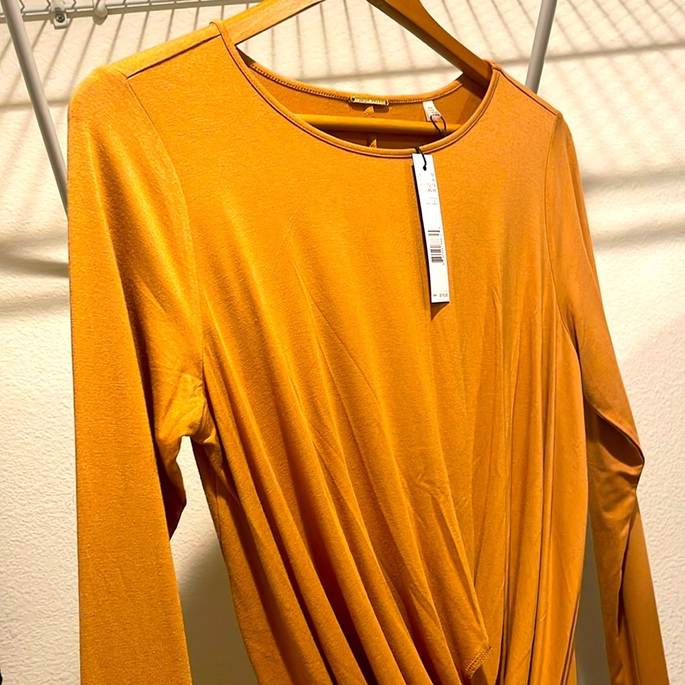 Long sleeve Elie Tahari blouse